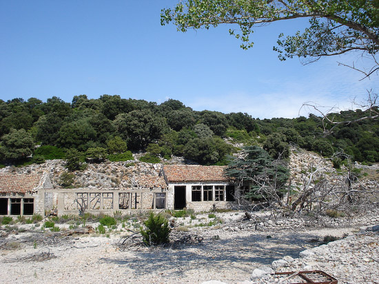 41 Aufgelassenes Frauengefaegnis