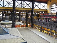 13  Markthalle innen