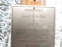 008-Gedenktafel beim Kreuz