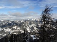 012-Blick Richtung Nordost, im Vordergrund der Dornerkogel, dahinter in Bildmitte die Hofbauer Huette mit Ebenschlag