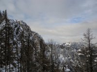 018-die rauhe Nordseite und rechts im Bild das Rennfeld