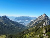 101 - Traunstein und links im Tal Schloss Orth