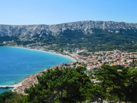 073 sie liegt etwas erhoeht