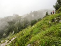 068 die Gruttenhuette taucht im Nebel auf