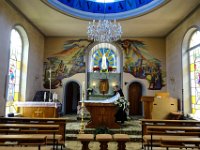 058 der Altarmit Herrn Pfarrer