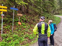 001 Abmarsch bei der Griesbruecke 809 m