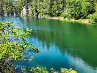 049 am wunderschoen gefaerbten Wasser