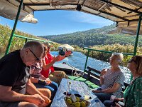 162 es gibt Schnaps und Mandarienen an Port